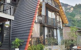 Bách Xanh House. Nhà Đa Giác